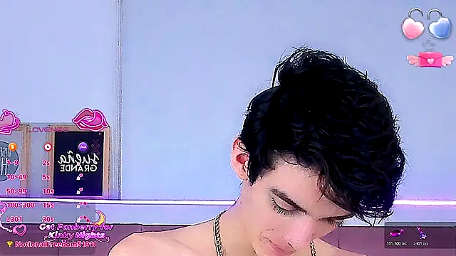 Baby FenixTS online show from 12-19-25, 07:48