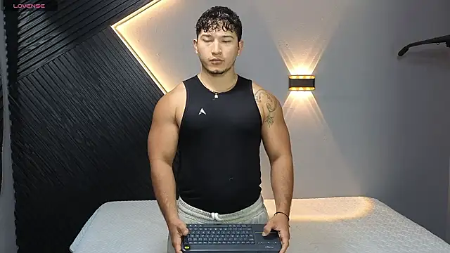 Horny nick18 online show from 03-06-26, 11:28