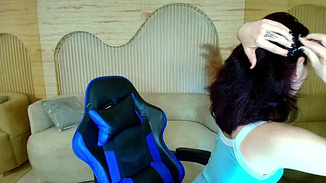 valentina r  online show from 11-02-25, 03:20