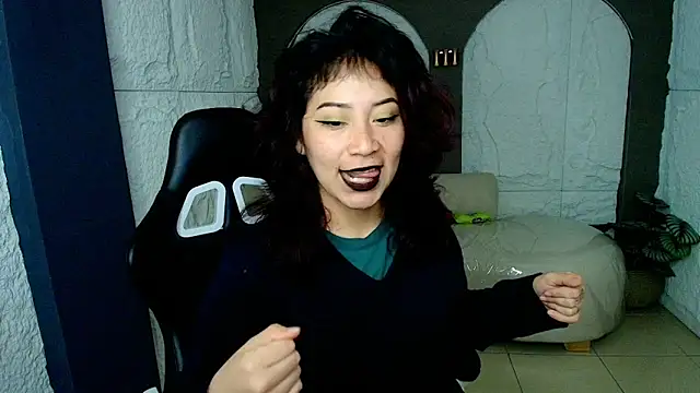 valentina r  online show from 04-17-26, 02:58