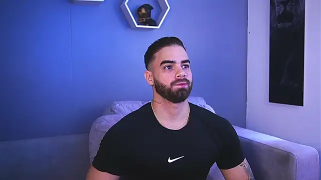 Snapshot of Paul_Phoenix chatting on 10-22-25, 06:18 Paul Phoenix online show from 10-22-25, 06:18