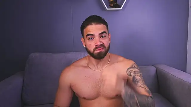 Snapshot of Paul_Phoenix chatting on 11-20-25, 07:35 Paul Phoenix online show from 11-20-25, 07:35