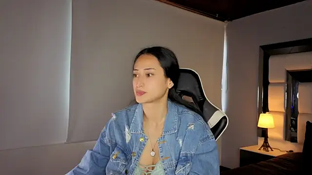 Adhara7 online show from 04-17-26, 08:34