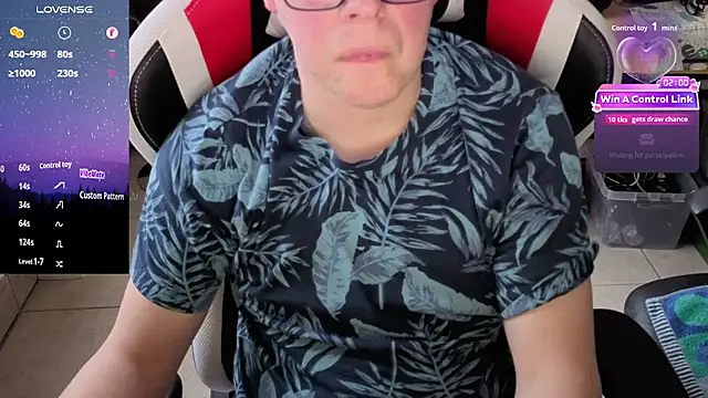 Snapshot of Naughty_toysboy chatting on 02-04-26, 03:40 Naughty toysboy online show from 02-04-26, 03:40