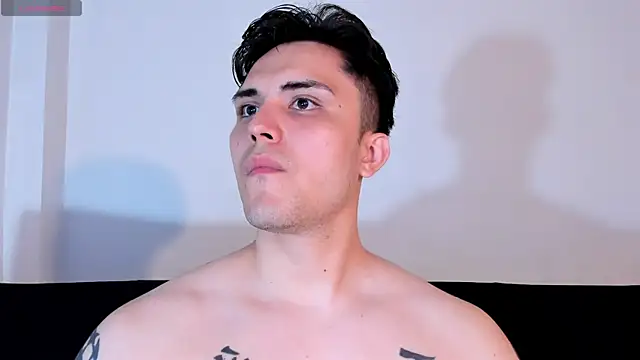 Snapshot of jasonxd9898 chatting on 11-11-25, 01:27 jasonxd9898 online show from 11-11-25, 01:27