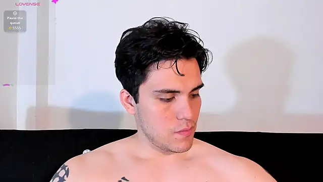 Snapshot of jasonxd9898 chatting on 12-17-25, 05:30 jasonxd9898 online show from 12-17-25, 05:30