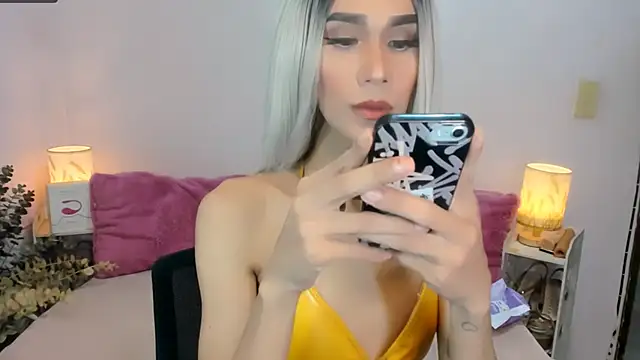 tsmokemachine online show from 11-08-25, 04:23