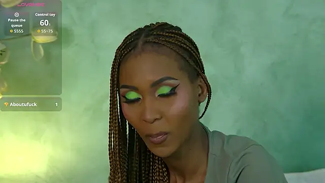 Snapshot of Izzie_Sugar chatting on 10-30-25, 08:42 Izzie Sugar online show from 10-30-25, 08:42