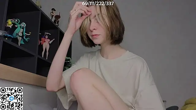 Snapshot of bertamimi chatting on 10-06-25, 05:43 bertamimi online show from 10-06-25, 05:43