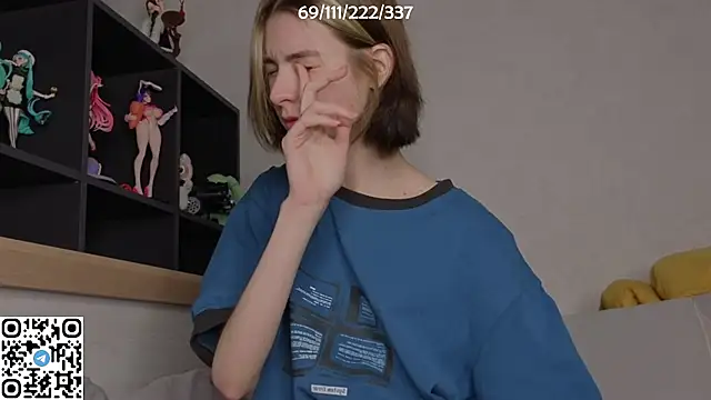 Snapshot of bertamimi chatting on 10-09-25, 06:39 bertamimi online show from 10-09-25, 06:39