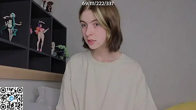 Snapshot of bertamimi chatting on 10-27-25, 06:12 bertamimi online show from 10-27-25, 06:12