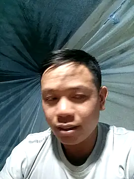 Snapshot of DungLuongg chatting on 09-26-25, 01:04 DungLuongg online show from 09-26-25, 01:04