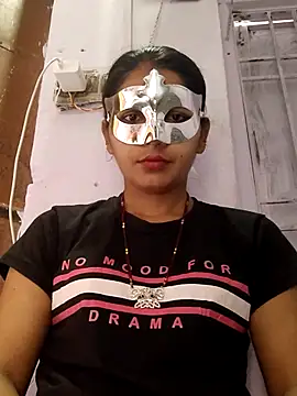 poojam93 online show from 09-27-25, 01:43