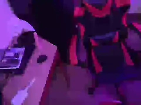 Snapshot of ChloeSnoww chatting on 09-30-25, 03:22 ChloeSnoww online show from 09-30-25, 03:22