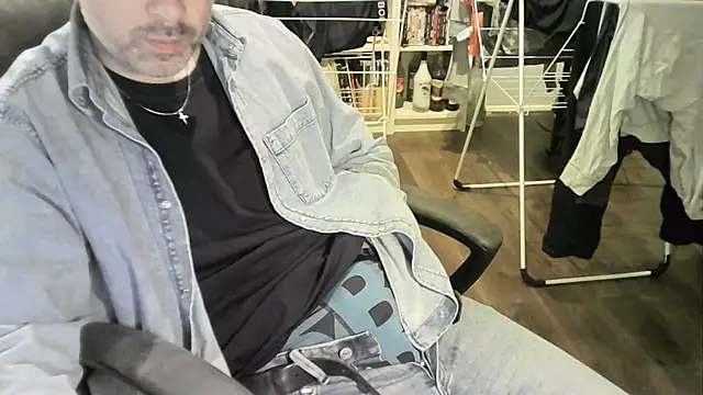 Snapshot of Chrisprngr chatting on 09-27-25, 08:14 Chrisprngr online show from 09-27-25, 08:14