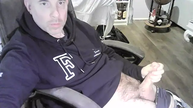 Snapshot of Chrisprngr chatting on 10-02-25, 11:56 Chrisprngr online show from 10-02-25, 11:56