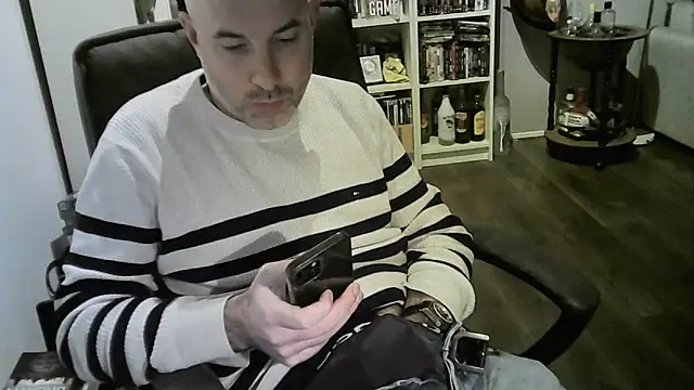 Snapshot of Chrisprngr chatting on 04-07-26, 04:51 Chrisprngr online show from 04-07-26, 04:51