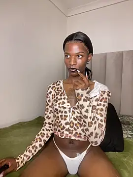 Trans fairy online show from 12-22-25, 09:12