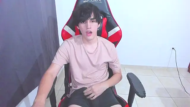 Snapshot of eren_188 chatting on 11-08-25, 03:18 eren 188 online show from 11-08-25, 03:18