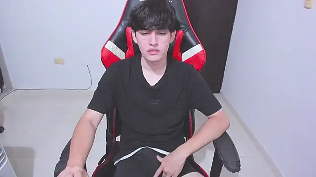 Snapshot of eren_188 chatting on 12-14-25, 07:40 eren 188 online show from 12-14-25, 07:40