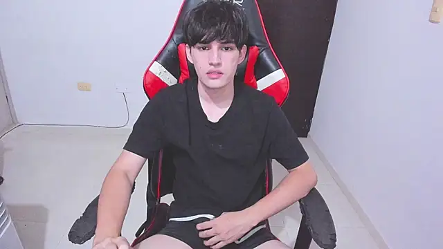 Snapshot of eren_188 chatting on 12-16-25, 02:27 eren 188 online show from 12-16-25, 02:27