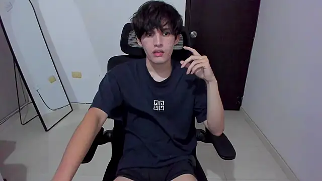 Snapshot of eren_188 chatting on 05-15-26, 03:35 eren 188 online show from 05-15-26, 03:35