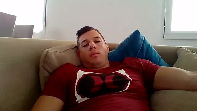 luca23millo90 online show from 10-19-25, 05:46