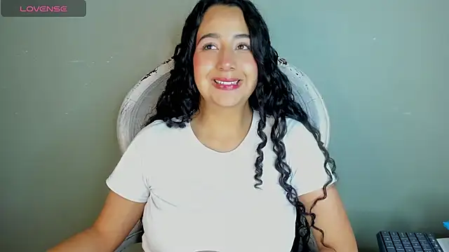 BellaSwwan online show from 10-16-25, 10:22