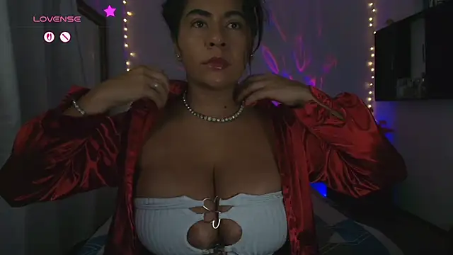 samanthahut1 online show from 10-18-25, 01:19