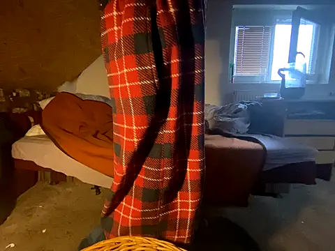 Salon1986 online show from 11-09-25, 01:53