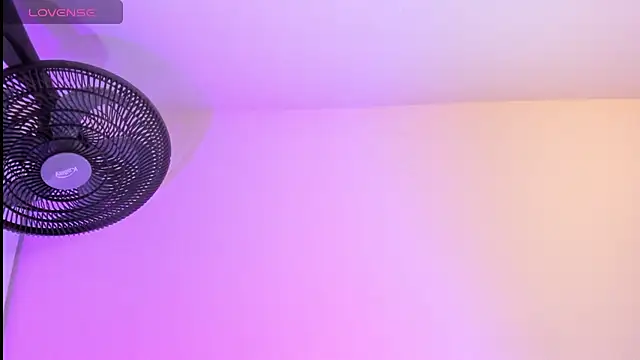 Snapshot of sweet__vanessa1 chatting on 06-20-26, 02:36 sweet vanessa1 online show from 06-20-26, 02:36