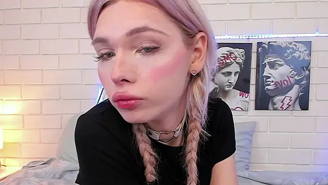 Blondy Fina online show from 09-15-25, 04:45