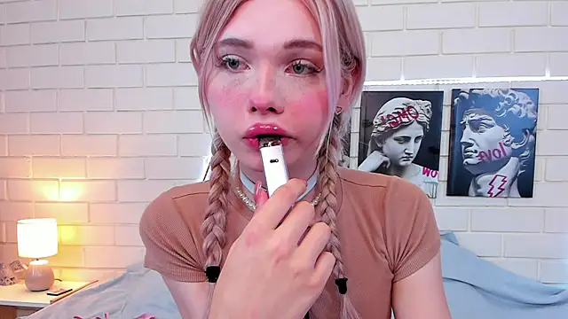 Blondy Fina online show from 09-19-25, 04:36