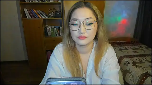 Snapshot of lyra_x chatting on 01-31-26, 07:56 lyra x online show from 01-31-26, 07:56