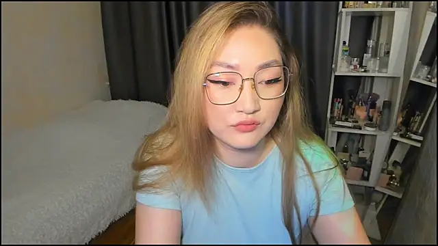 Snapshot of lyra_x chatting on 02-07-26, 01:37 lyra x online show from 02-07-26, 01:37