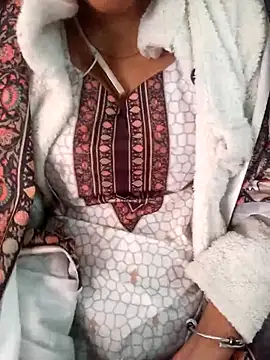 Neha Tyagi online show from 11-18-25, 05:34