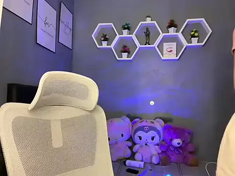 lelasohna online show from 11-14-25, 09:19