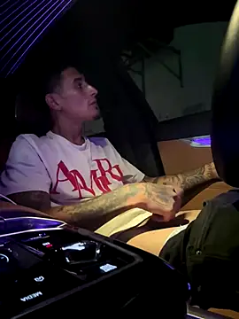 Snapshot of Cuban_4777 chatting on 09-26-25, 09:57 Cuban 4777 online show from 09-26-25, 09:57