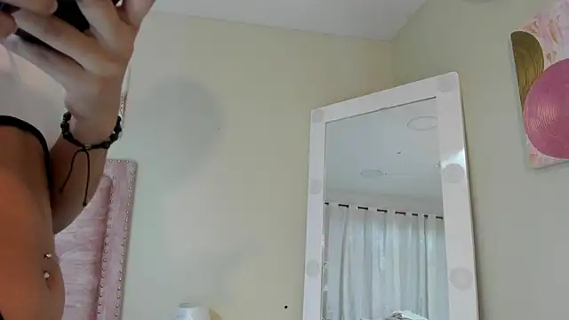 Snapshot of Mei_Lin_Luna chatting on 10-04-25, 09:57 Mei Lin Luna online show from 10-04-25, 09:57