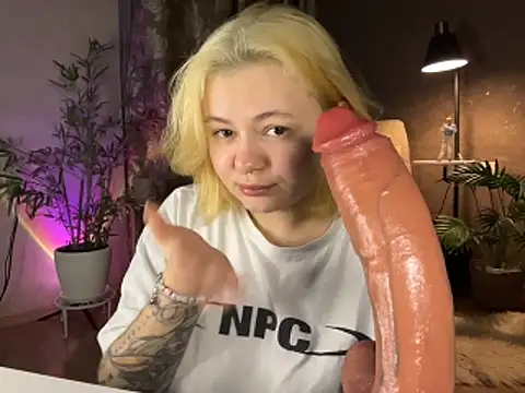 MoonIvy  online show from 03-06-26, 06:15