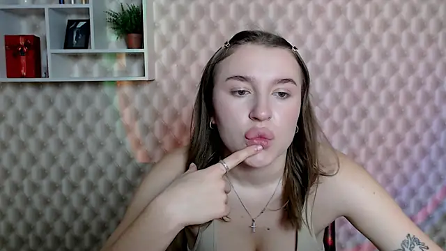 Snapshot of JuliaTopp_ chatting on 11-21-25, 07:18 JuliaTopp online show from 11-21-25, 07:18