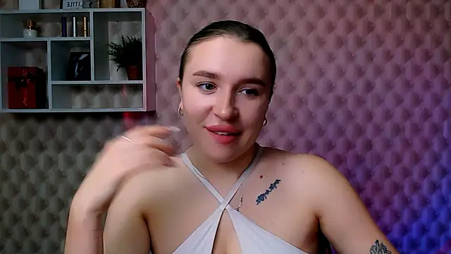 Snapshot of JuliaTopp_ chatting on 12-05-25, 08:45 JuliaTopp online show from 12-05-25, 08:45