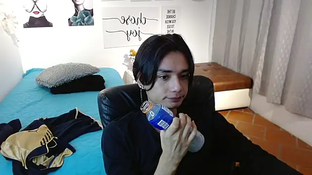 Snapshot of davoxer chatting on 09-12-25, 03:28 davoxer online show from 09-12-25, 03:28