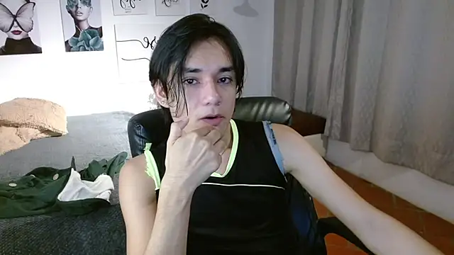 Snapshot of davoxer chatting on 09-18-25, 02:57 davoxer online show from 09-18-25, 02:57