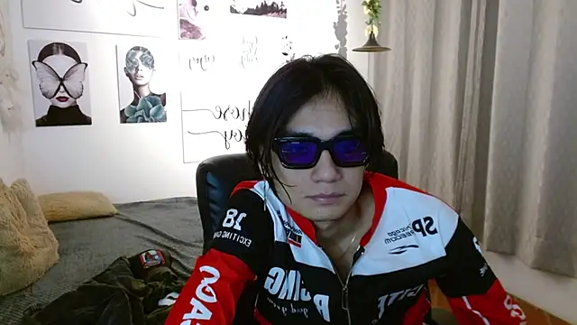 Snapshot of davoxer chatting on 09-20-25, 03:51 davoxer online show from 09-20-25, 03:51