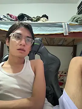 Snapshot of davoxer chatting on 09-27-25, 04:56 davoxer online show from 09-27-25, 04:56