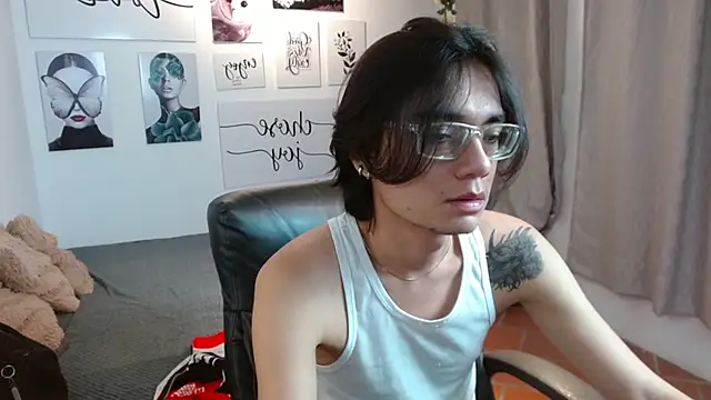 Snapshot of davoxer chatting on 10-29-25, 03:09 davoxer online show from 10-29-25, 03:09