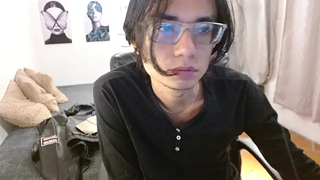 Snapshot of davoxer chatting on 10-30-25, 03:19 davoxer online show from 10-30-25, 03:19