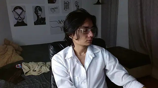 Snapshot of davoxer chatting on 11-08-25, 03:39 davoxer online show from 11-08-25, 03:39