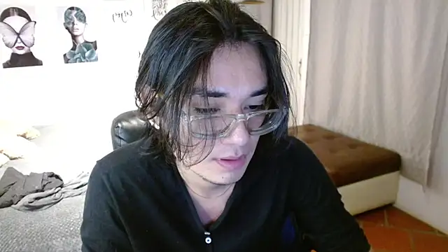 Snapshot of davoxer chatting on 11-15-25, 03:48 davoxer online show from 11-15-25, 03:48